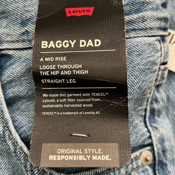 NWT Levi’s Baggy Dad Jeans - Picture 4 of 9